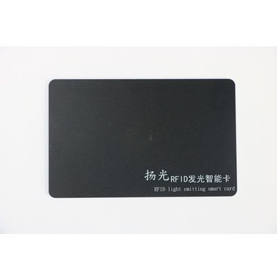 F05 τσιπ στην ενσωματωμένη κάρτα τσιπ Rfid λειτουργίας έξυπνων καρτών εκπέμπουσα φως